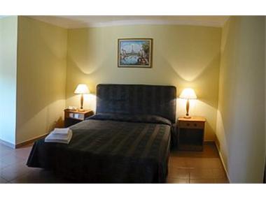 Hotel for sale in Burgau (Faro)