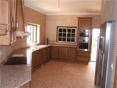 Villa for sale in Estoi (Faro)