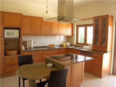 Villa for sale in Estoi (Faro)