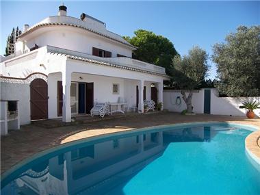 Villa for sale in Albardeira (Faro)