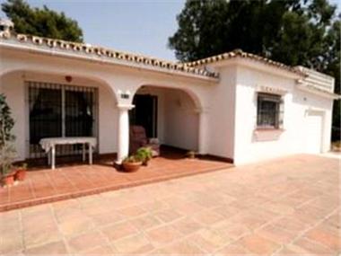 Villa for sale in Cancelada (Andalucia)