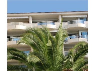 Apartment/Flat for sale in Antibes (Provence-Alpes-Cote d'Azur)