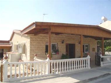 Detached Bungalow for sale in Livadhia (Larnaca)