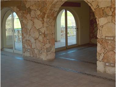 Villa for sale in Estombar (Faro)
