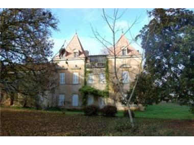House/Villa for sale in Hautefort (Aquitaine)