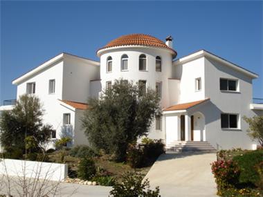 Detached Villa for sale in Peristerona (Paphos)