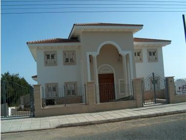 Detached Villa for sale in Kalogrea (Kyrenia)