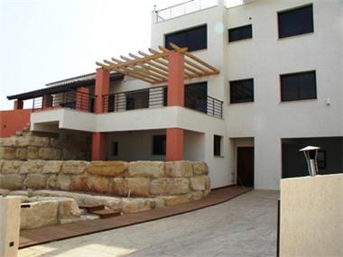 Detached House for sale in Ayios Tykhonas (Limassol)