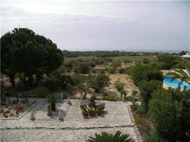 Villa for sale in Caramujo (Setubal)