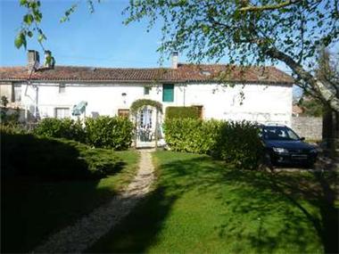 House/Villa for sale in Ruffec (Poitou-Charentes)
