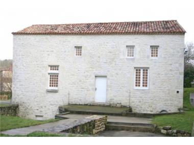 House/Villa for sale in Vilhonneur (Poitou-Charentes)