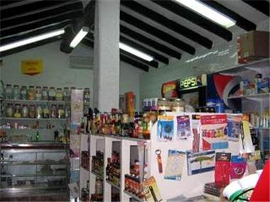 Commercial for sale in La Duquesa (Andalucia)