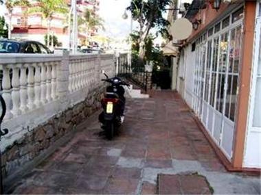 Commercial for sale in La Duquesa (Andalucia)