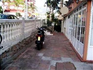 Commercial for sale in La Duquesa (Andalucia)