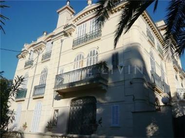 Apartment/Flat for sale in Antibes (Provence-Alpes-Cote d'Azur)