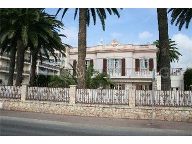 House/Villa for sale in Antibes (Provence-Alpes-Cote d'Azur)