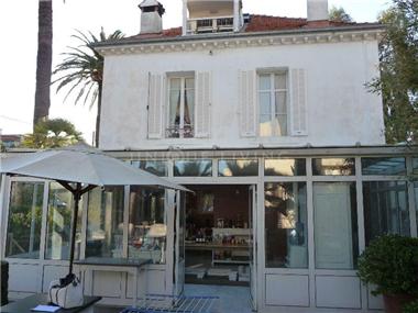 House/Villa for sale in Antibes (Provence-Alpes-Cote d'Azur)