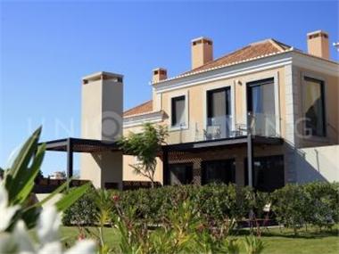Townhouse for sale in Quarteira (Faro)