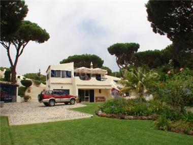 Townhouse for sale in Quarteira (Faro)