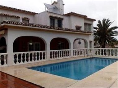 Villa for sale in Benalmadena (Andalucia)
