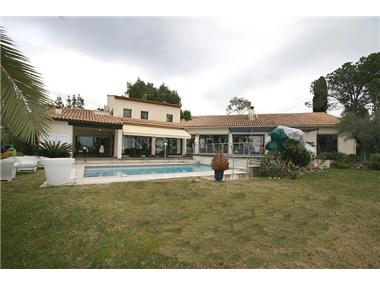 House/Villa for sale in La Colle-sur-Loup (Provence-Alpes-Cote d'Azur)
