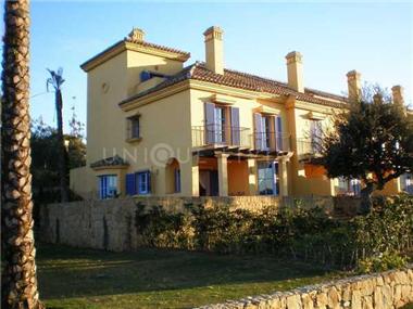 Townhouse for sale in Sotogrande (Andalucia)