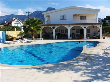 House/Villa for sale in Kyrenia (Kyrenia)