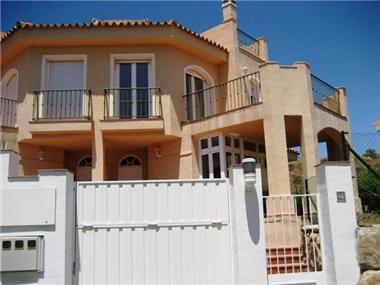Townhouse for sale in Calahonda (Andalucia)
