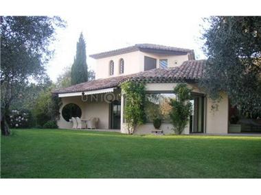 House/Villa for sale in Grasse (Provence-Alpes-Cote d'Azur)