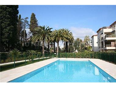 Apartment/Flat for sale in Antibes (Provence-Alpes-Cote d'Azur)