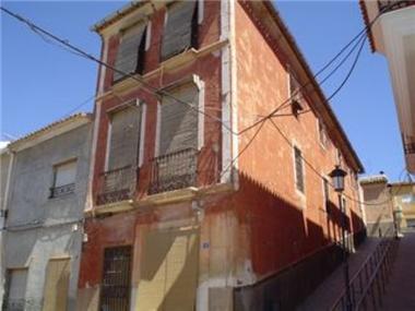 Property for sale in Pinoso (Valencia)