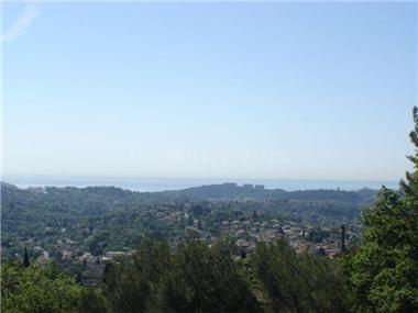 House/Villa for sale in La Colle-sur-Loup (Provence-Alpes-Cote d'Azur)