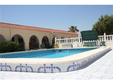 Farmhouse for sale in Jacarilla (Valencia)
