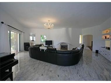 Villa for sale in Guia (Faro)