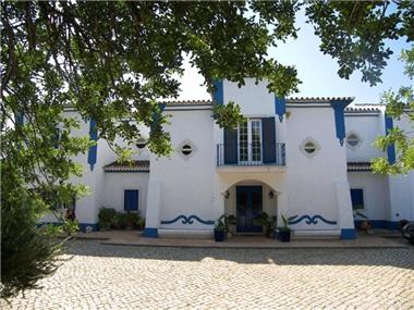 Villa for sale in Almancil (Faro)