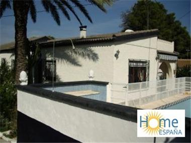 Villa / Detached for sale in El Carmoli (Murcia)