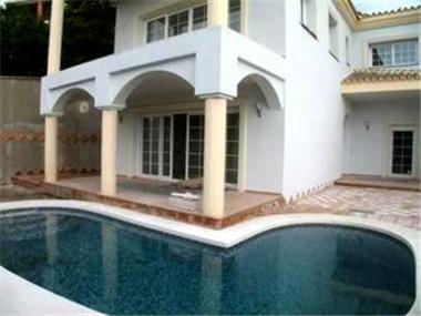 Villa for sale in Benalmadena (Andalucia)