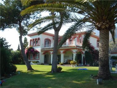 Villa for sale in Marbella (Andalucia)