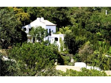 Villa for sale in Benahavis (Andalucia)