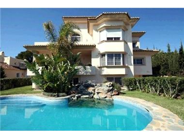 Villa for sale in Carib Playa (Andalucia)
