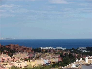 Apartment for sale in Nueva Andalucia (Andalucia)