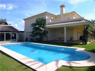 Villa for sale in Elviria (Andalucia)