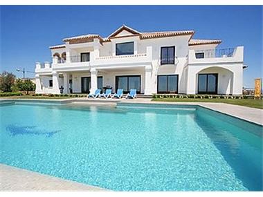 Villa for sale in Los Flamingos (Andalucia)