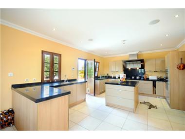Villa for sale in Algoz (Faro)