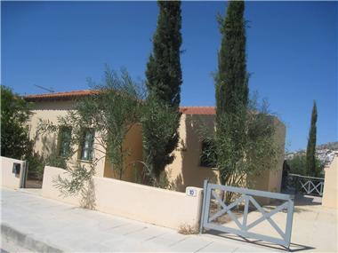 Bungalow for sale in Peyia (Paphos)