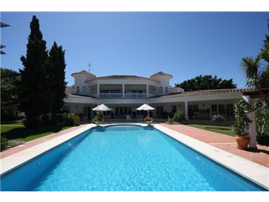 Villa for sale in Las Chapas (Andalucia)