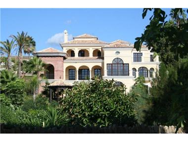 Villa for sale in El Paraiso (Andalucia)