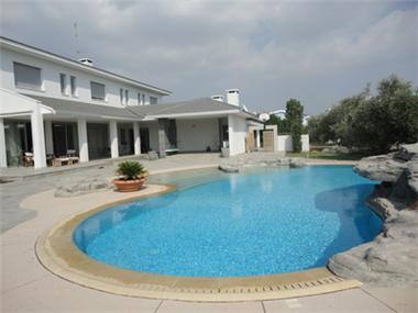 Detached Villa for sale in Strovolos (Nicosia)