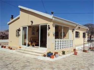 Villa for sale in Sax (Valencia)