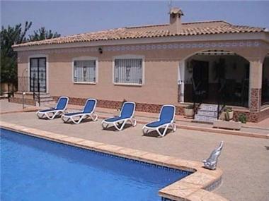 Villa for sale in Catral (Valencia)